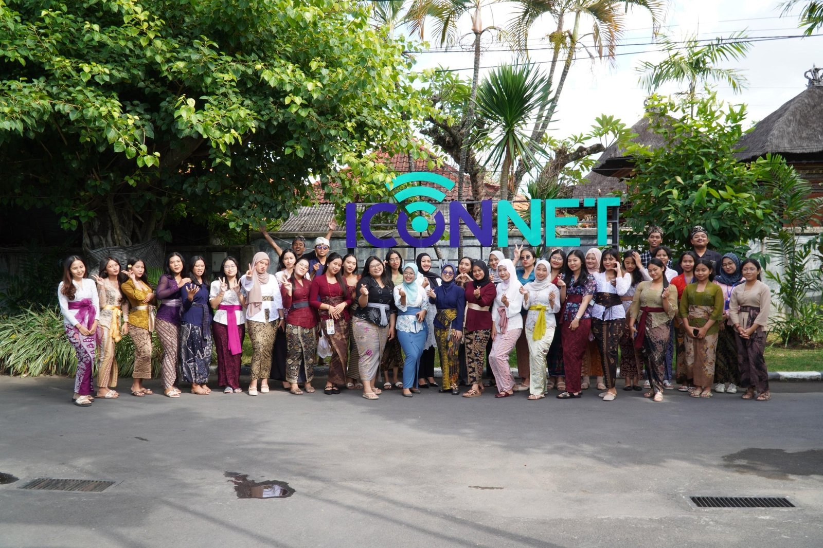 PLN Icon Plus Lestarikan Warisan Budaya dalam Peringatan Hari Kebaya Nasional
