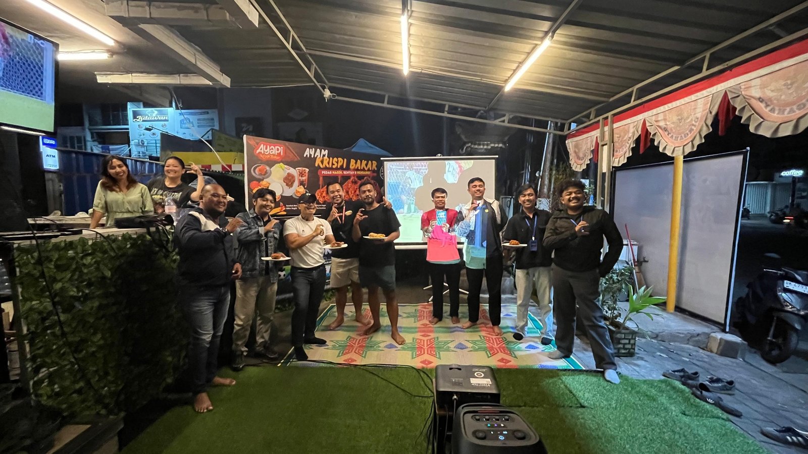 PLN Icon Plus Pererat Kedekatan dengan Pelanggan melalui Nobar di Ayapi Taman Griya